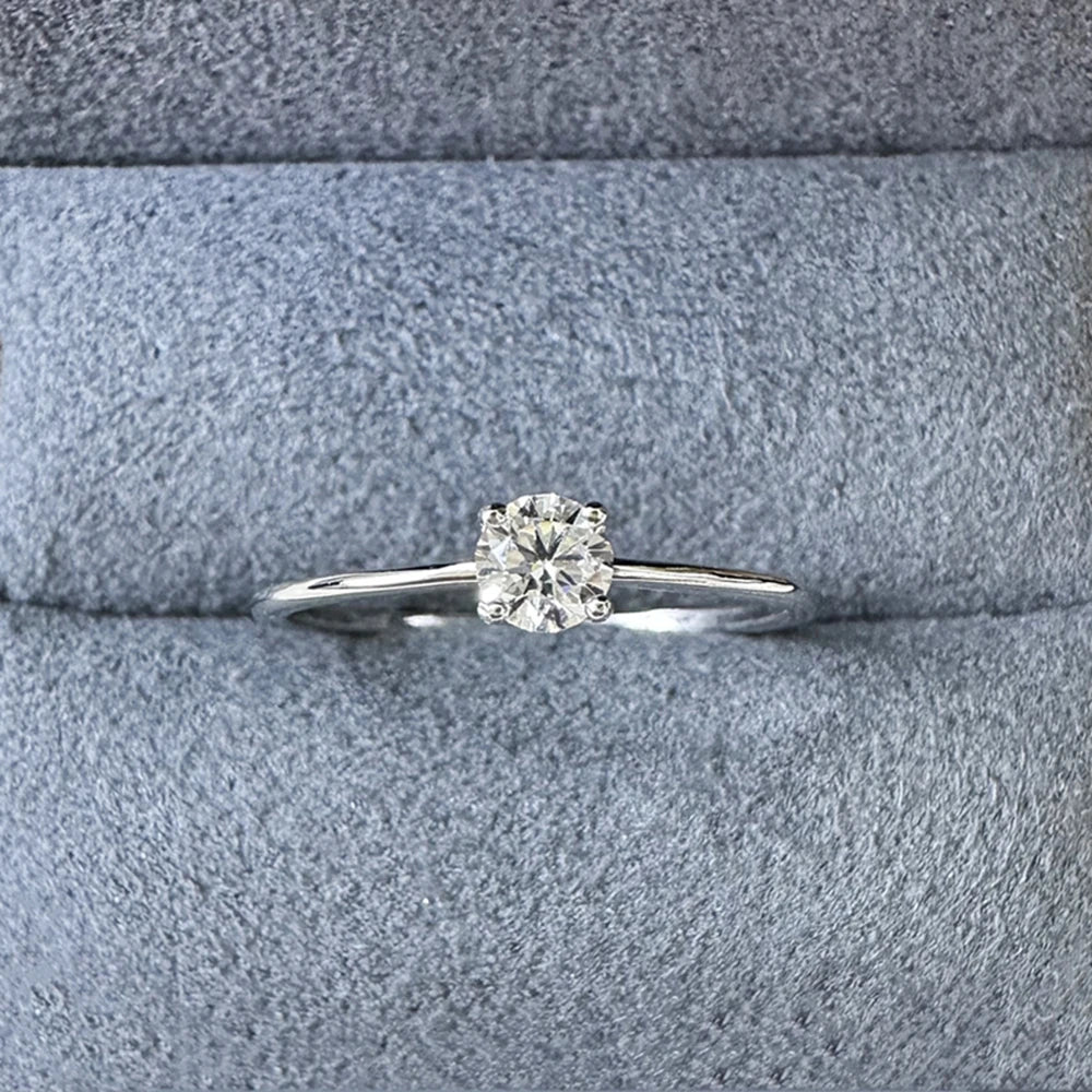 Anel Charlott de Prata Esterlina 925 com Moissanite