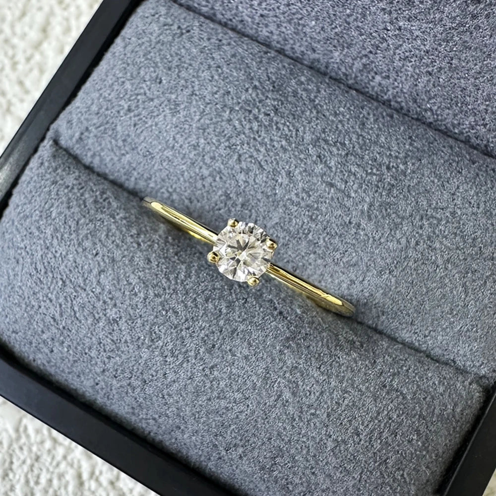 Anel Charlott de Prata Esterlina 925 com Moissanite