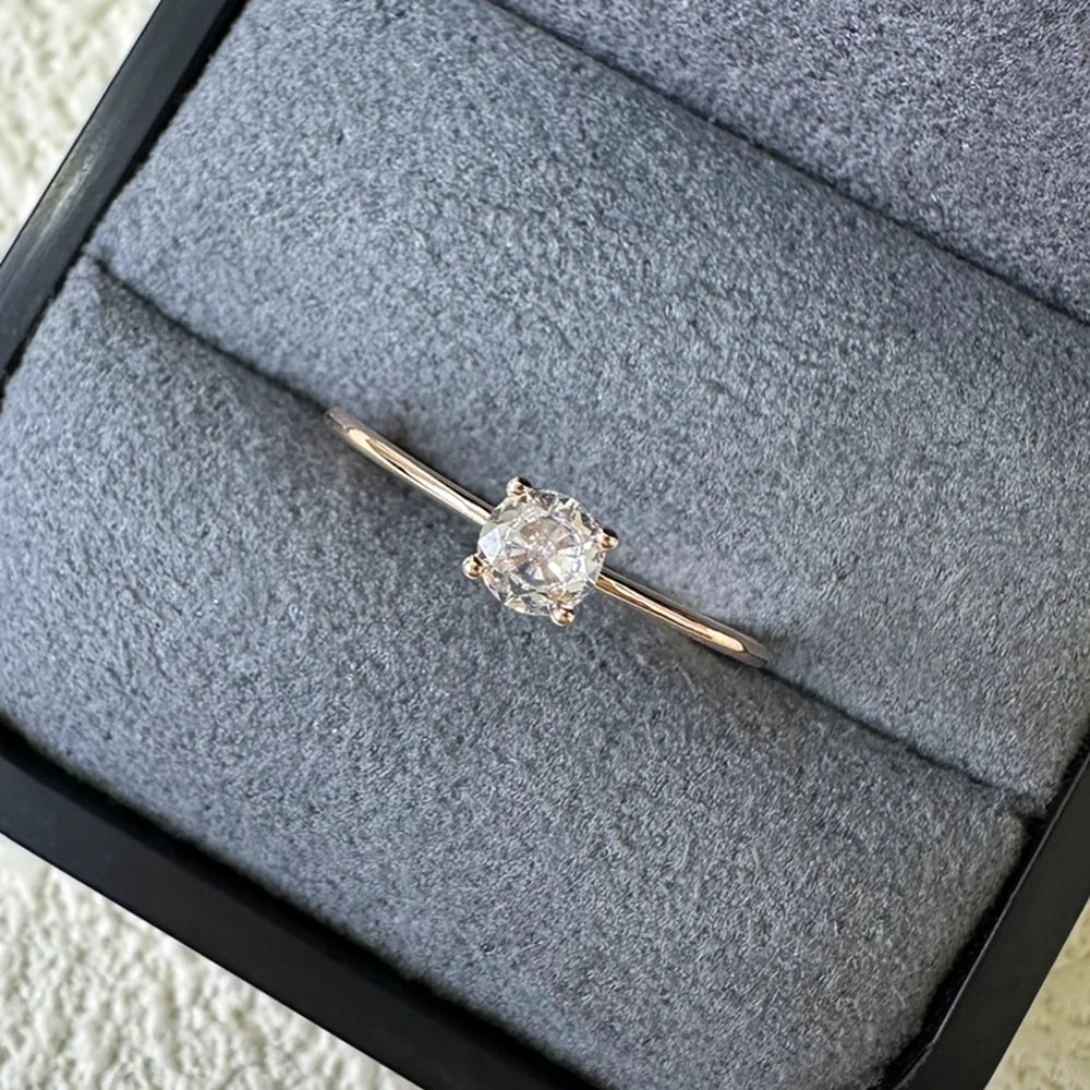 Anel Charlott de Prata Esterlina 925 com Moissanite