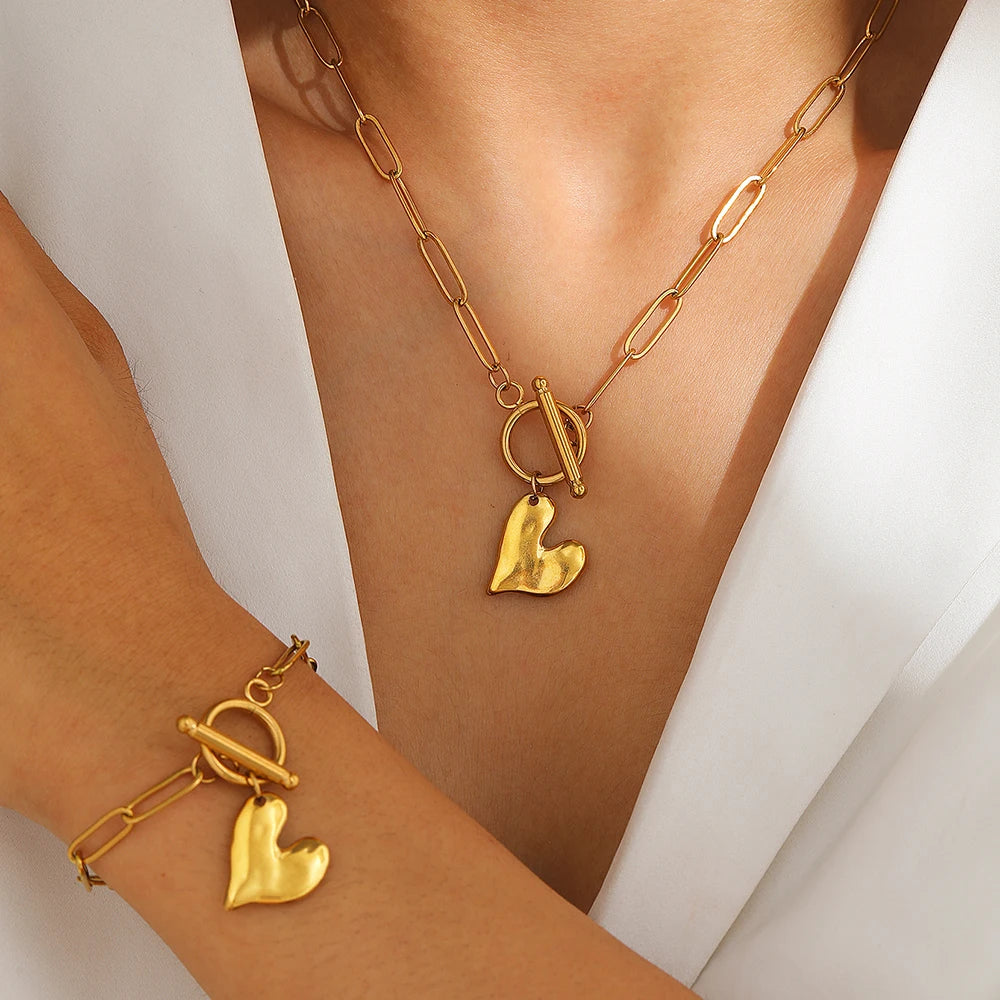 Conjunto Charlott de Joias com Pingente de Coração