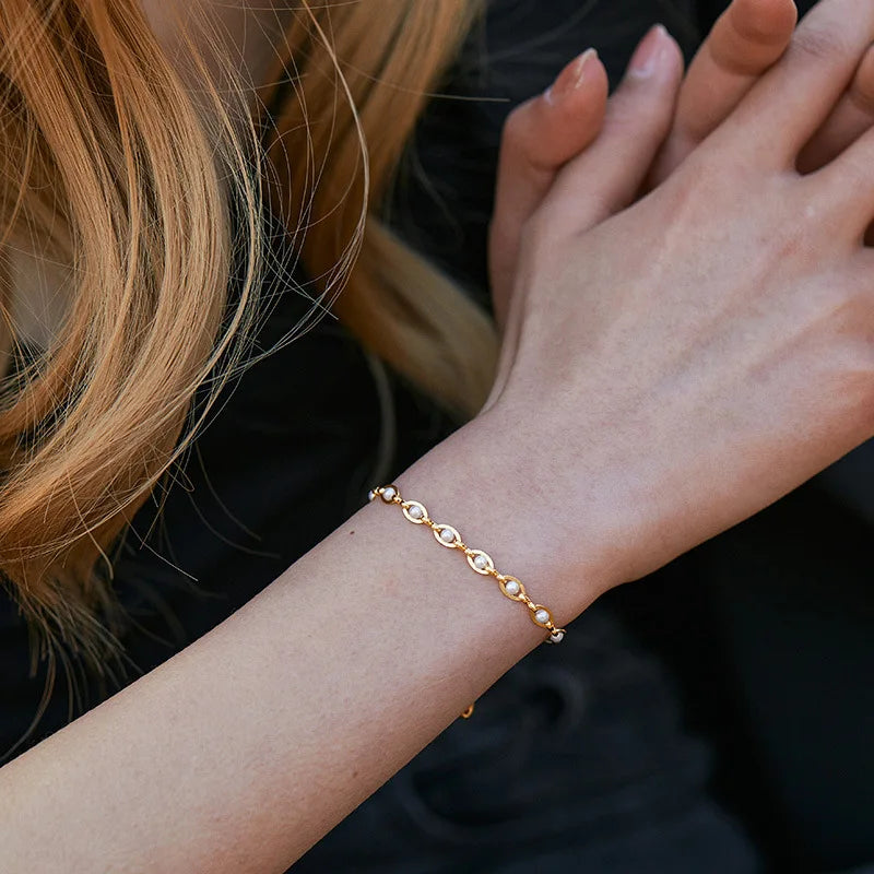 Pulseira Charlott Sereis de Pérolas Banhada a Ouro 18K
