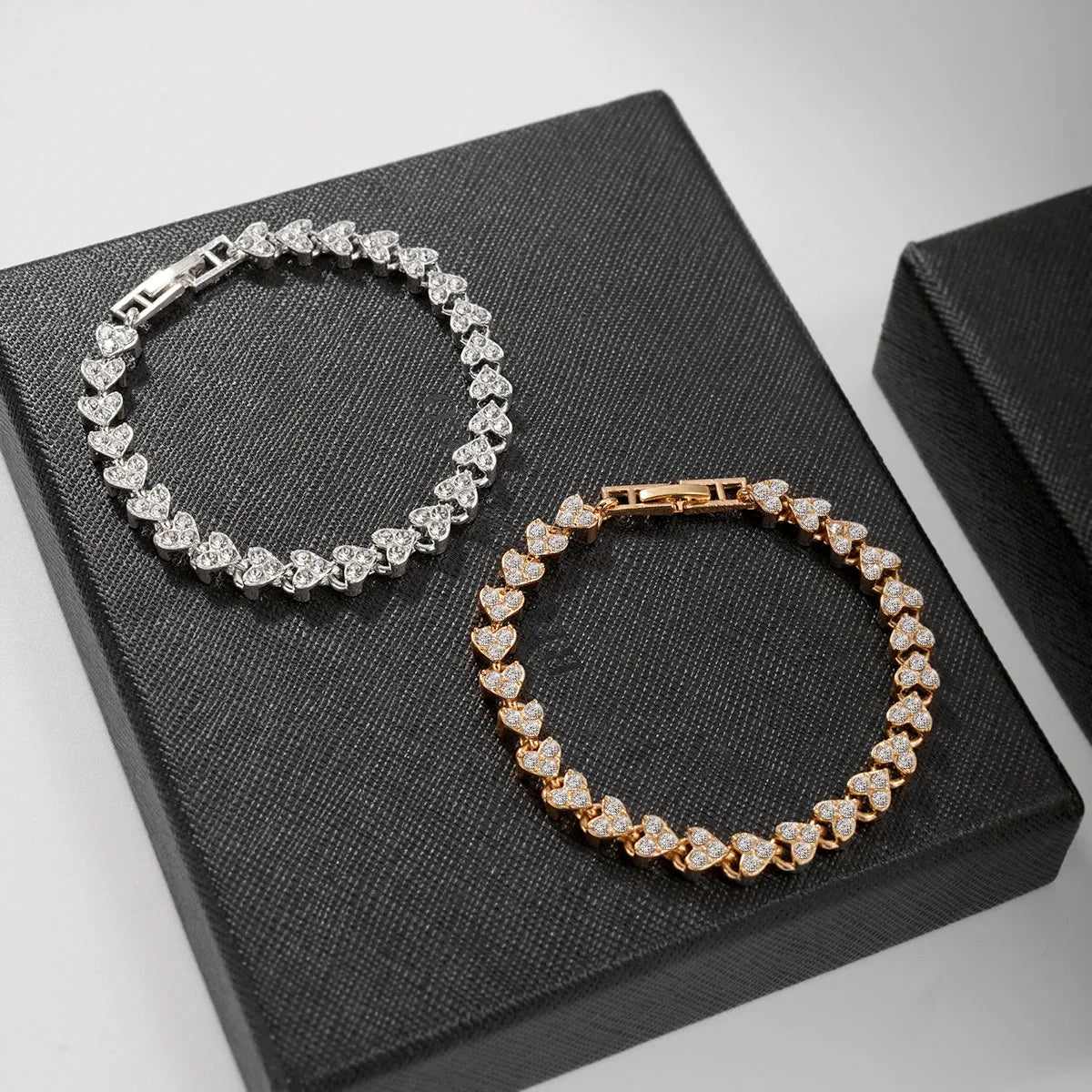 Pulseira Geométrica Charlott com Cristais Luxuosos