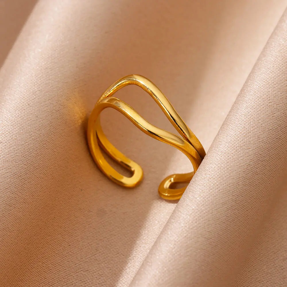 Anel Dourado Minimalista Charlott